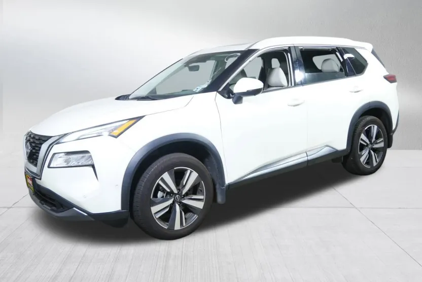2022 Nissan Rogue SL photo 1