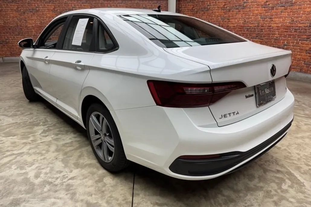 2023 Volkswagen Jetta 1.5T SE photo 1
