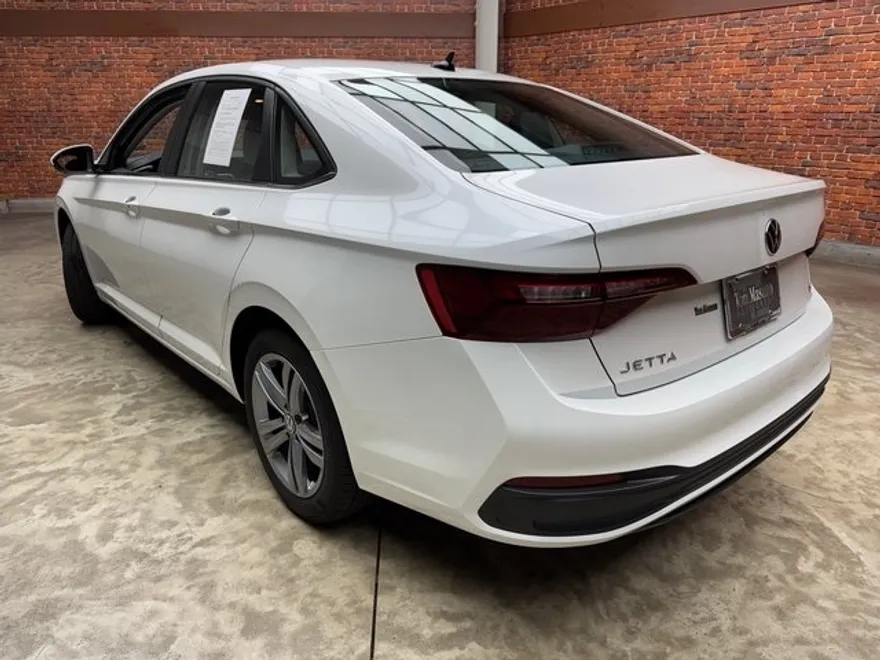 2023 Volkswagen Jetta 1.5T SE photo 1