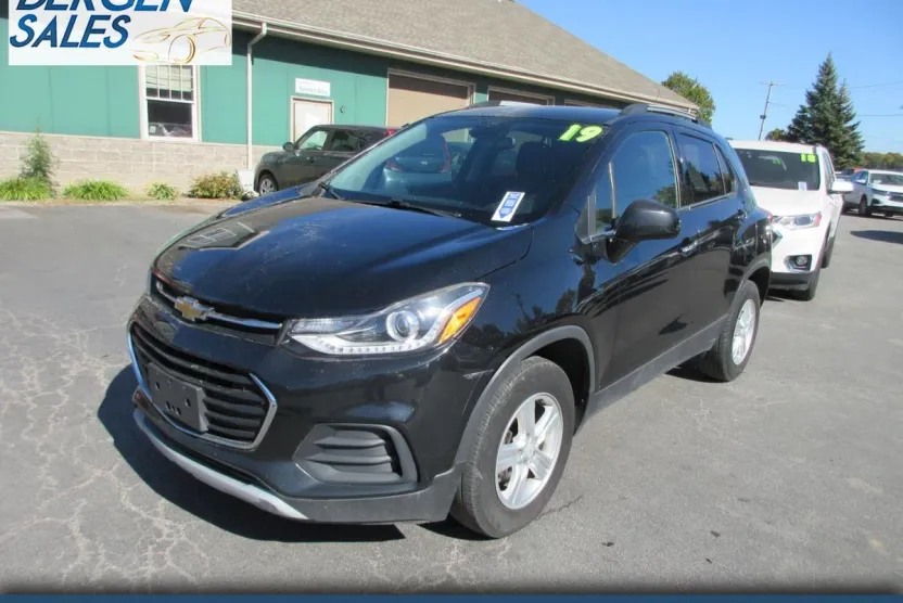 2019 Chevrolet Trax LT photo 1