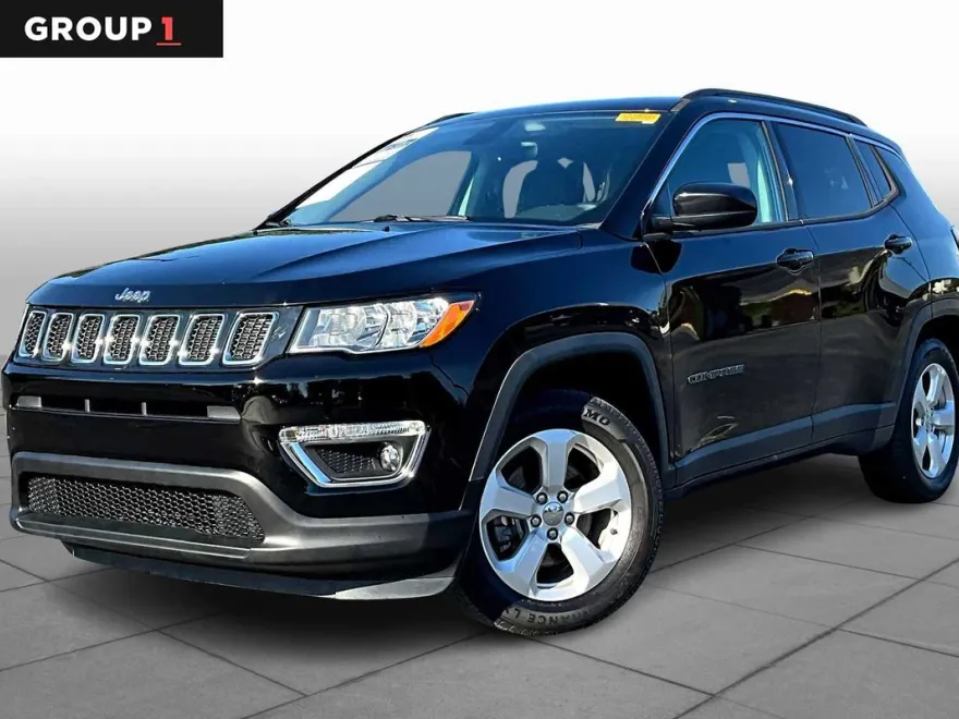 2017 Jeep Compass Latitude photo 1