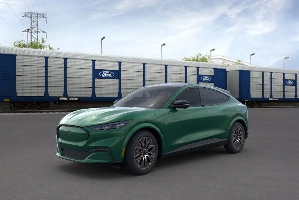 2025 Ford Mustang Mach-E Premium photo 1
