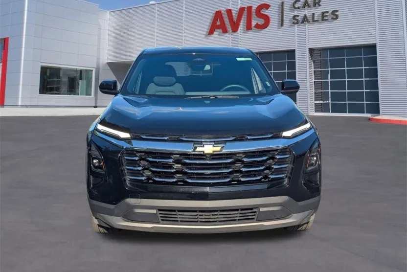 2025 Chevrolet Equinox LT photo 1