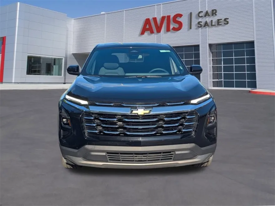 2025 Chevrolet Equinox LT photo 1