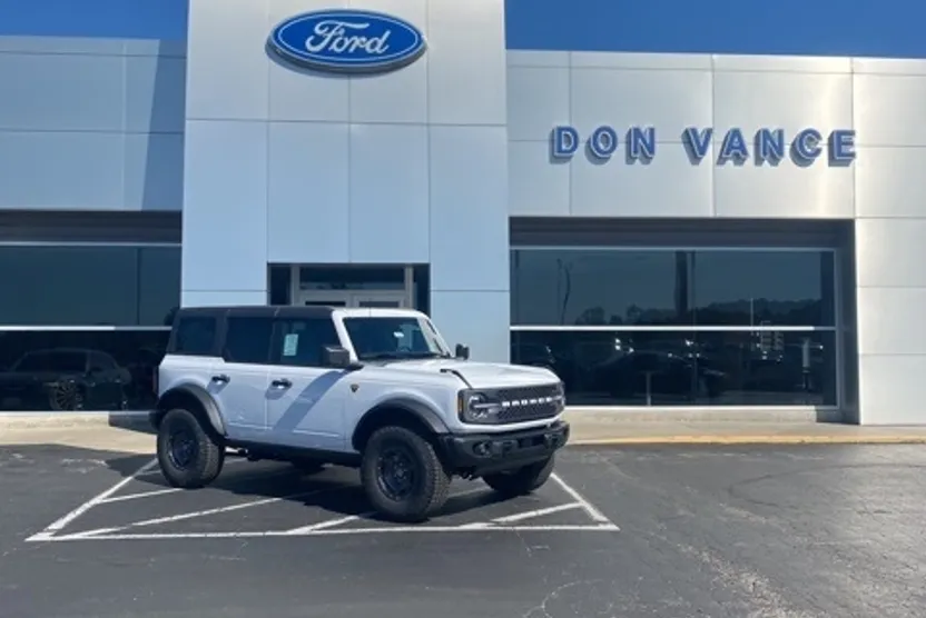 2025 Ford Bronco Badlands photo 1