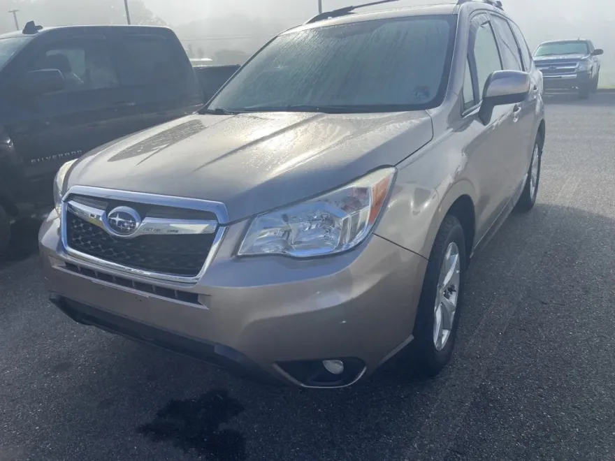 2016 Subaru Forester 2.5i Premium photo 1