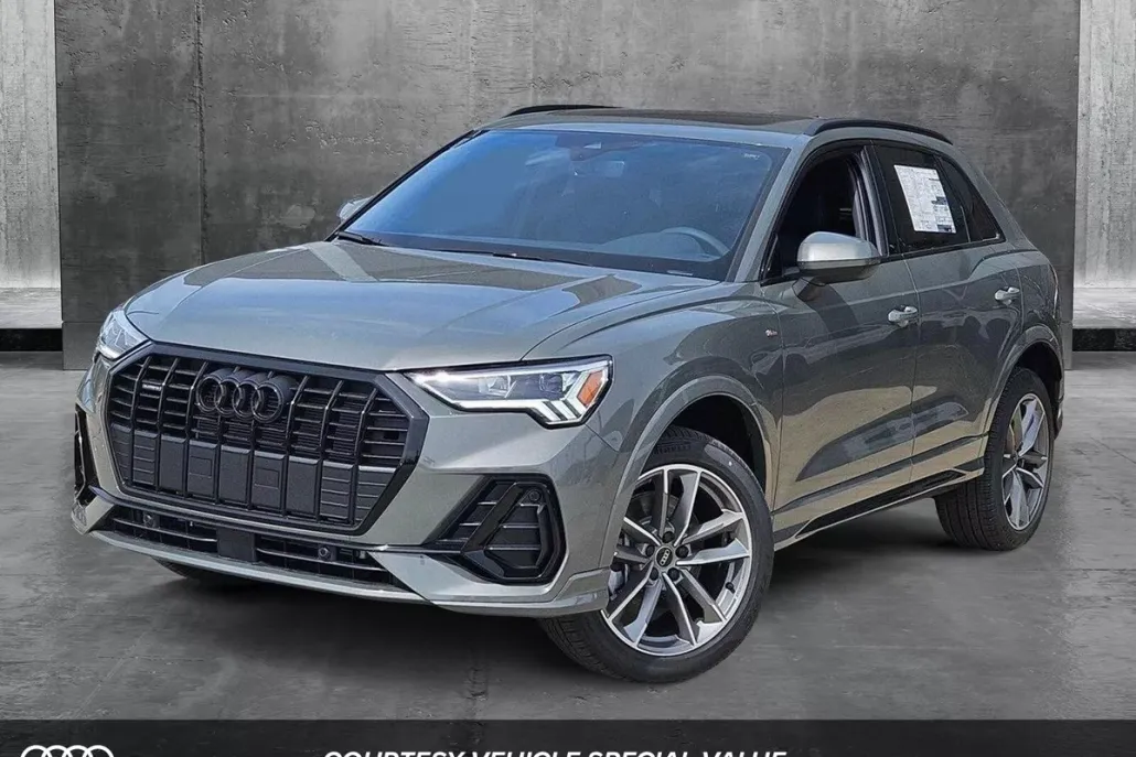 2025 Audi Q3 45 TFSI S line Premium photo 1