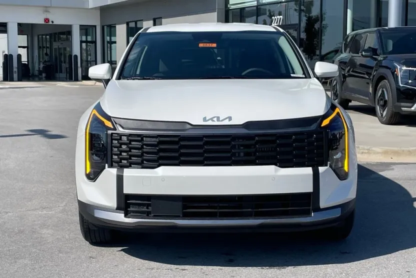 2026 Kia Sportage Hybrid LX photo 1