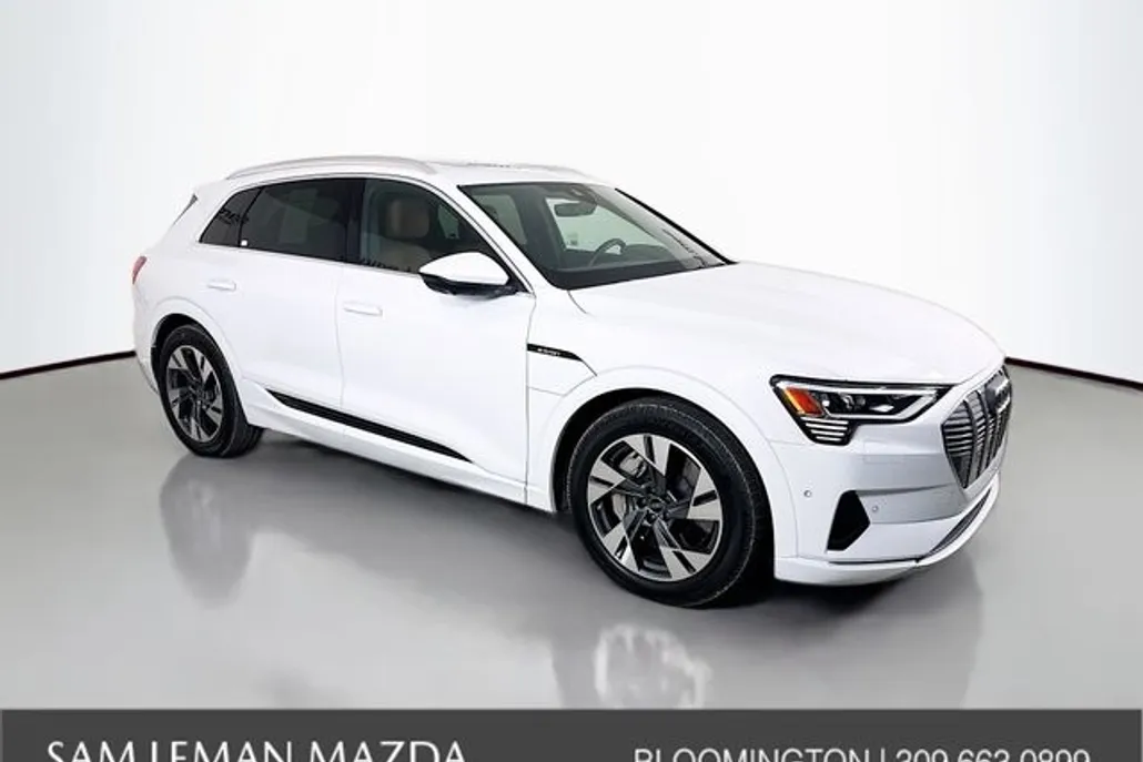 2022 Audi e-tron Premium Plus photo 1
