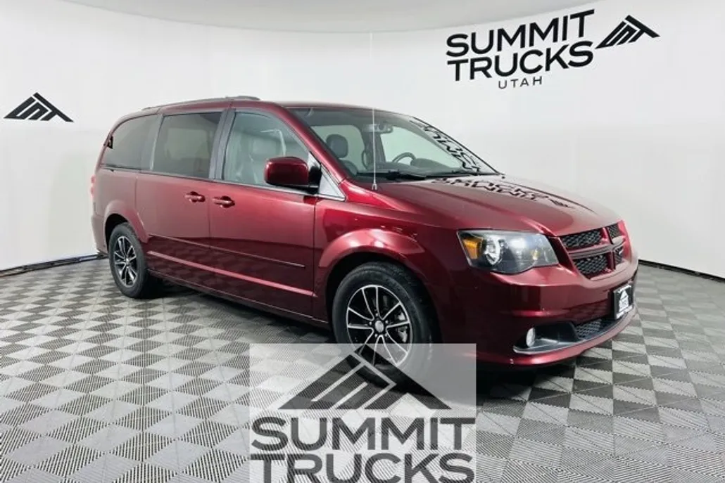 2017 Dodge Grand Caravan GT photo 1