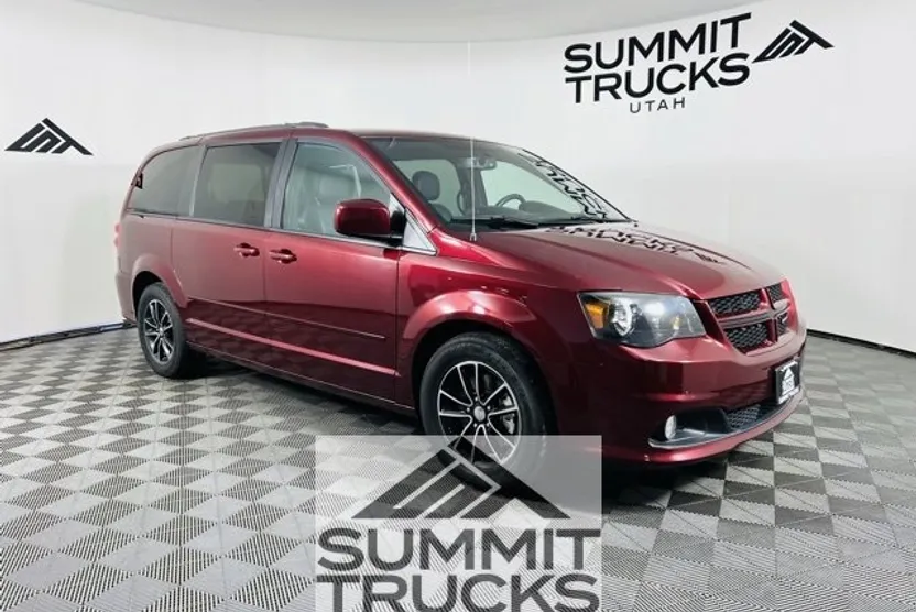 2017 Dodge Grand Caravan GT photo 1
