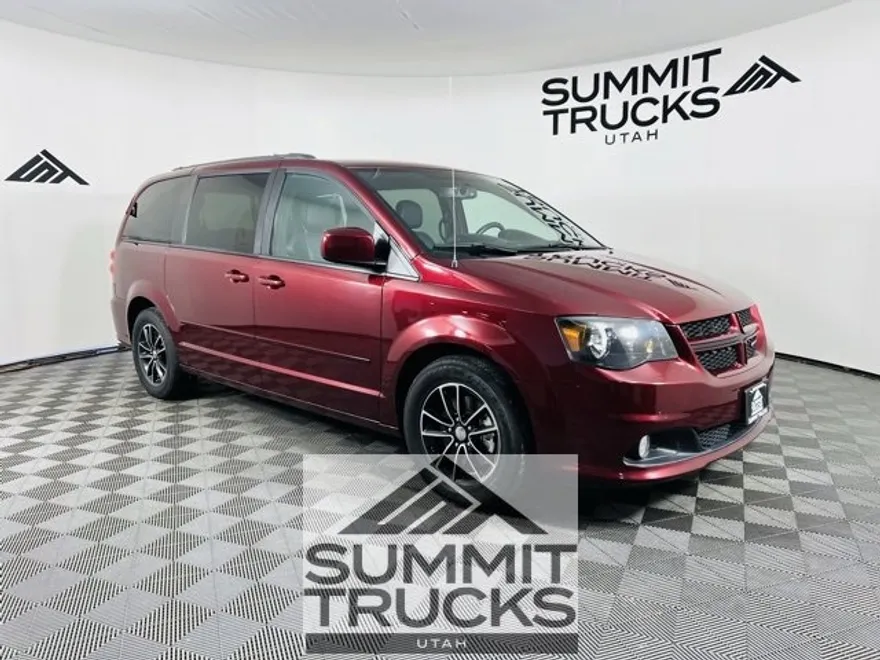 2017 Dodge Grand Caravan GT photo 1