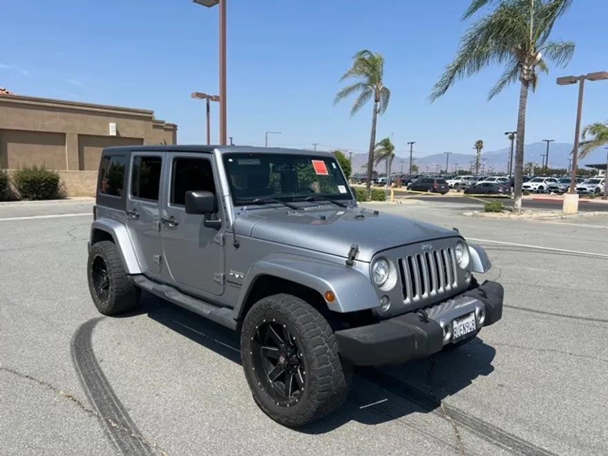 2018 Jeep Wrangler Unlimited Sahara photo 1