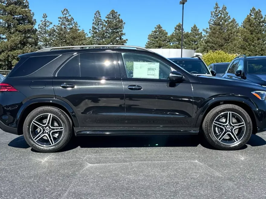 2026 Mercedes Benz GLE 450 4MATIC photo 1