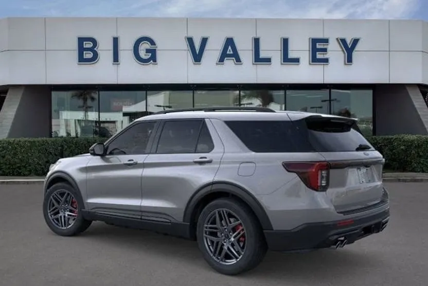 2025 Ford Explorer ST photo 1
