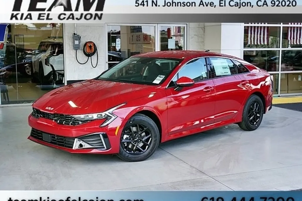 2025 Kia K5 LXS photo 1