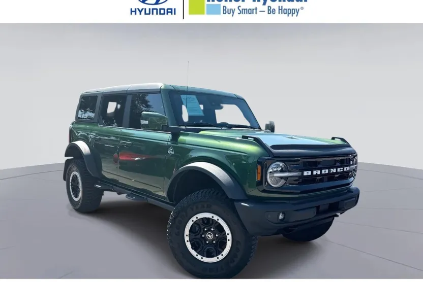 2022 Ford Bronco Outer Banks photo 1