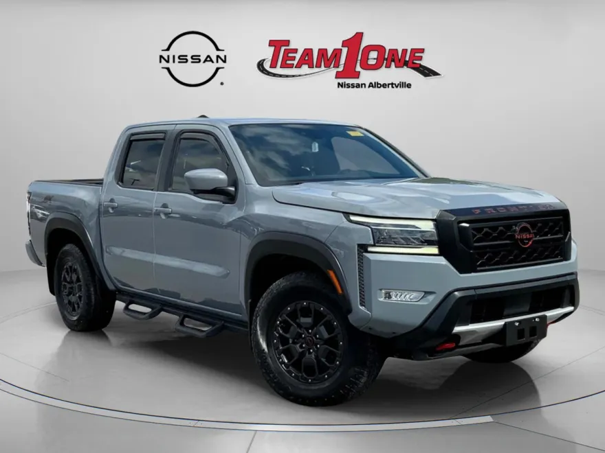2023 Nissan Frontier PRO-4X photo 1