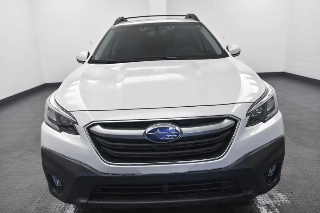 2021 Subaru Outback Premium photo 1