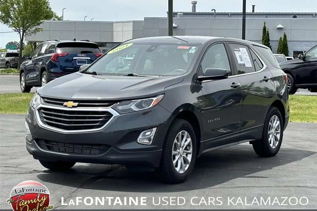 2021 Chevrolet Equinox LT photo 1