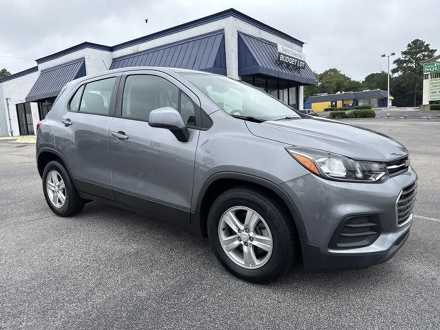2020 Chevrolet Trax LS photo 1