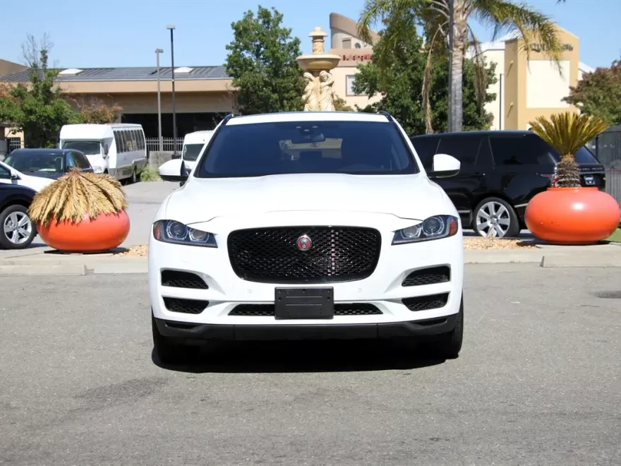 2018 Jaguar F-PACE Premium photo 1