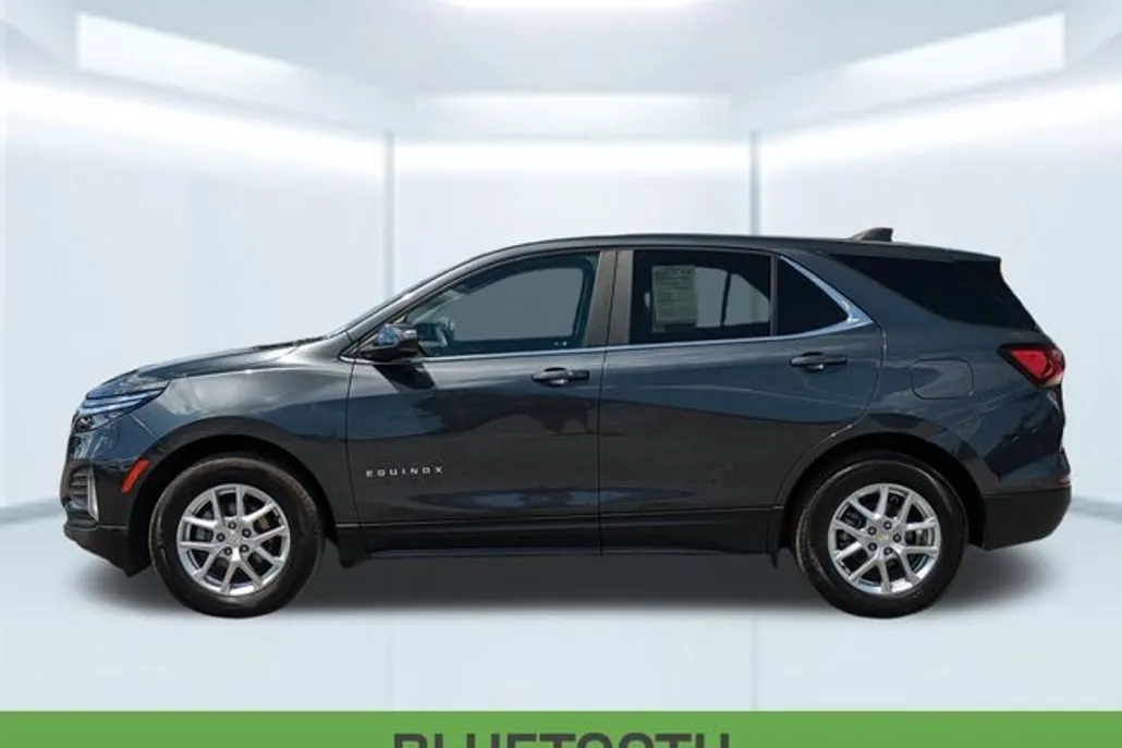 2023 Chevrolet Equinox LT photo 1