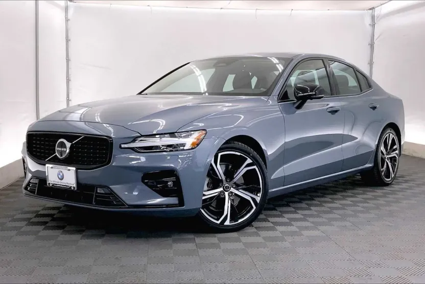 2024 Volvo S60 B5 Plus photo 1