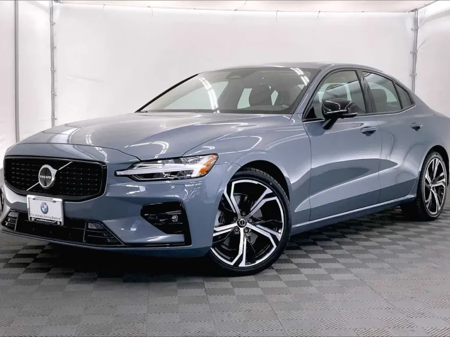 2024 Volvo S60 B5 Plus photo 1