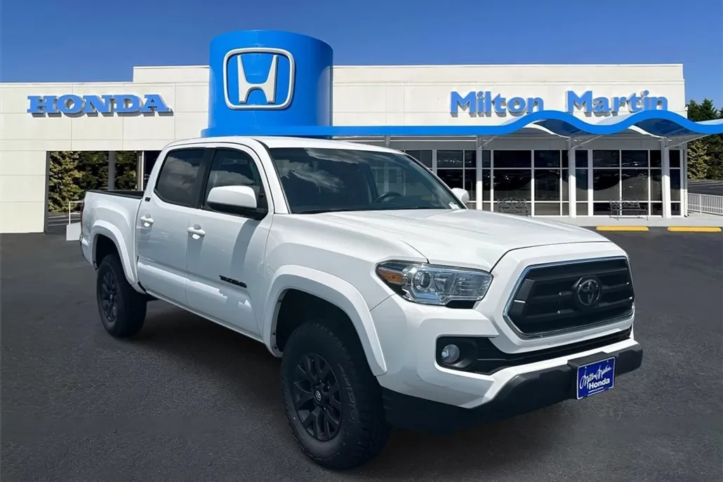 2023 Toyota Tacoma SR5 photo 1