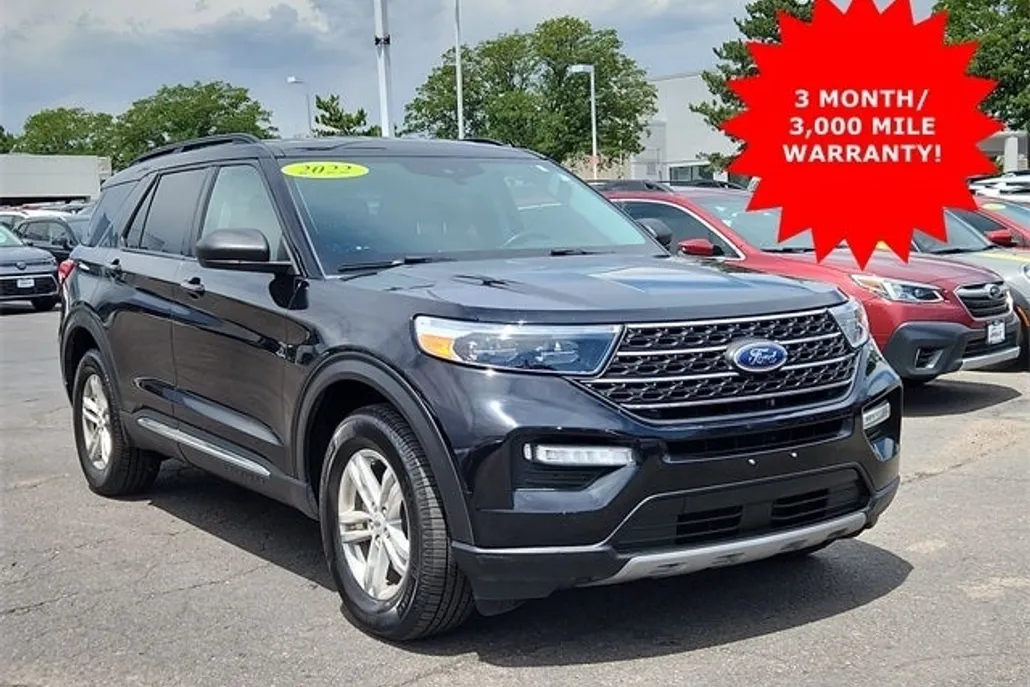 2022 Ford Explorer XLT photo 1