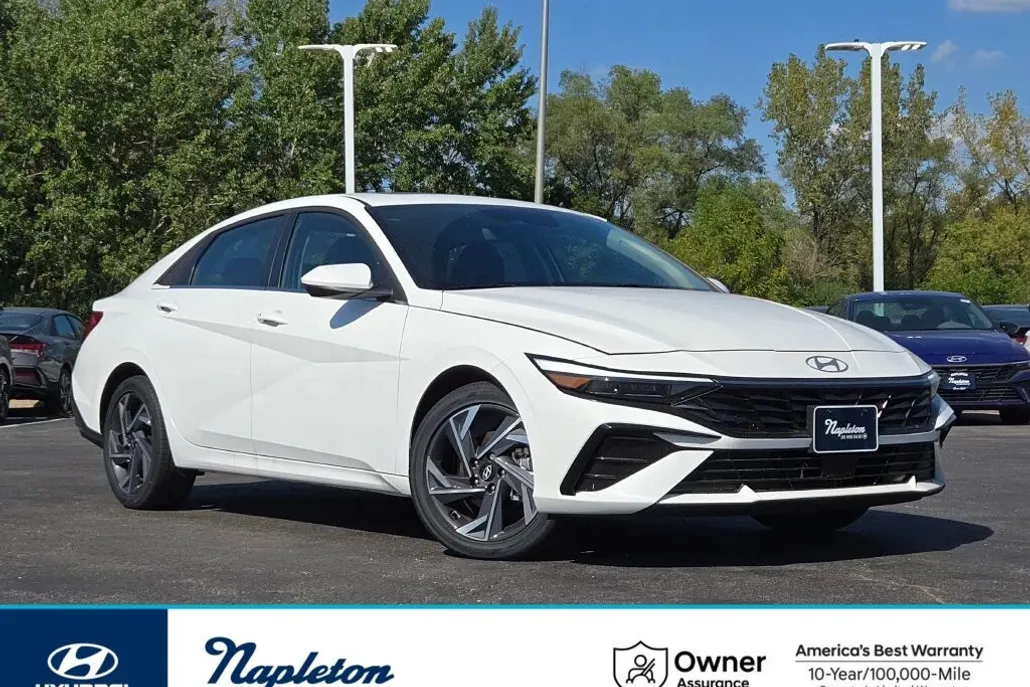 2025 Hyundai Elantra SEL Convenience photo 1