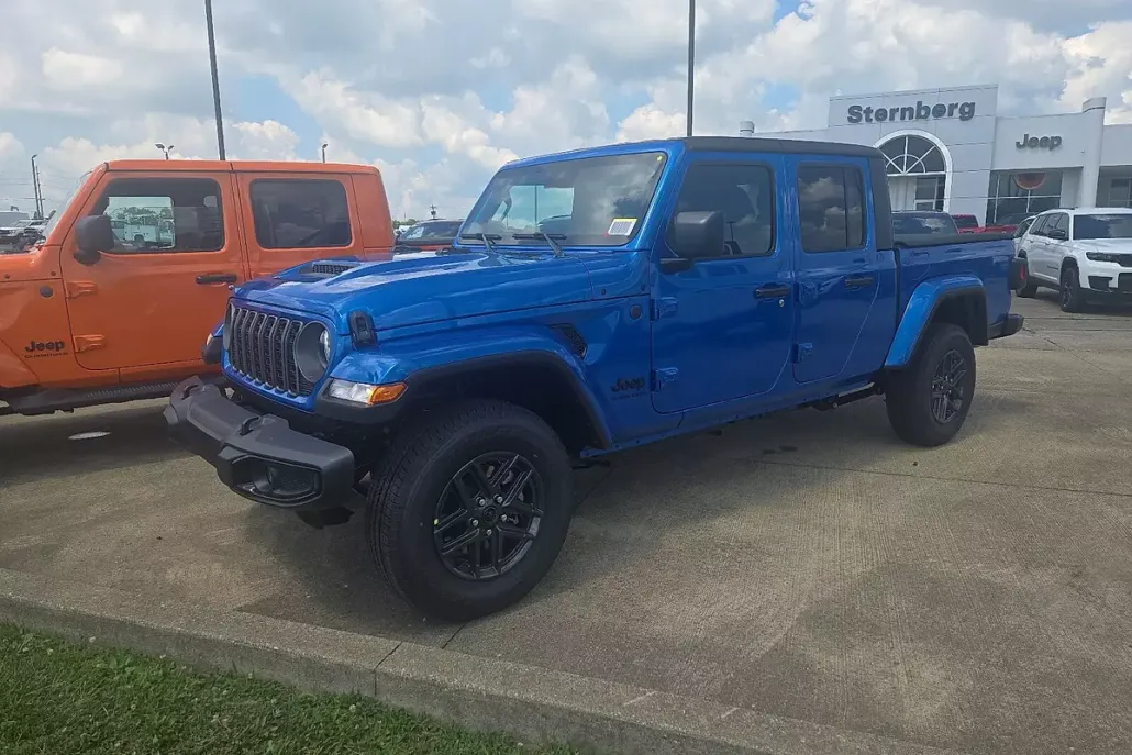 2025 Jeep Gladiator Sport S photo 1