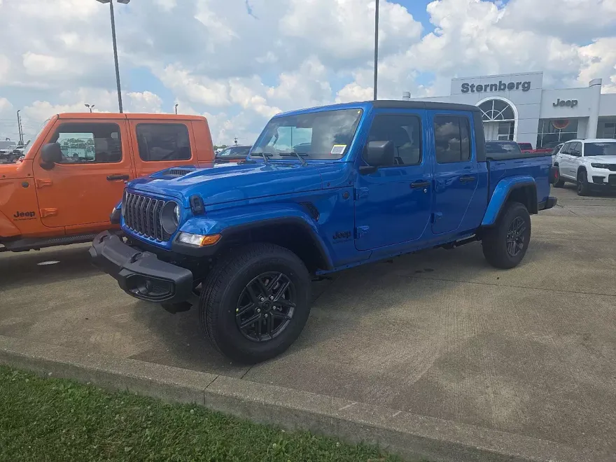 2025 Jeep Gladiator Sport S photo 1