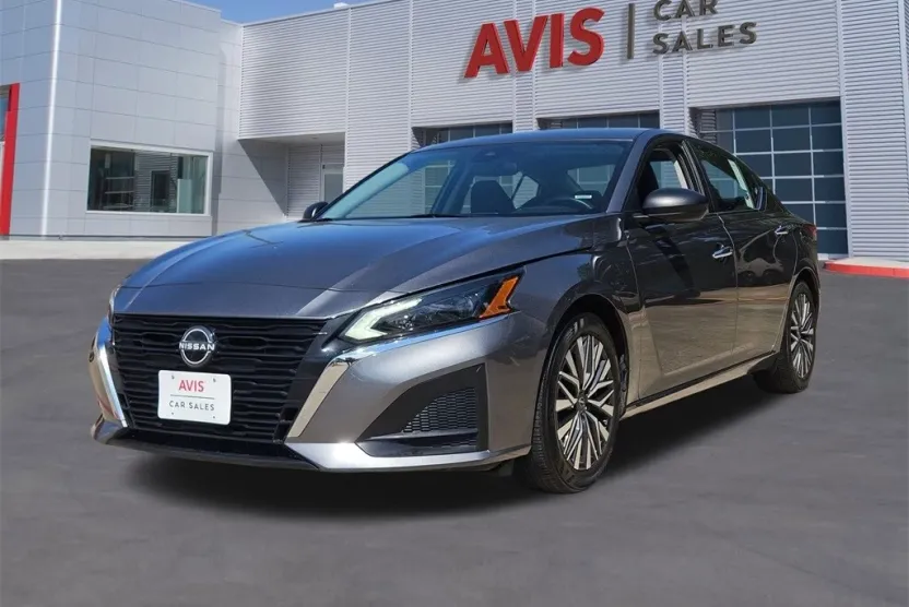 2024 Nissan Altima 2.5 SV photo 1