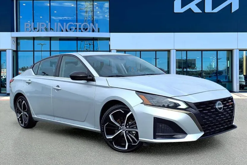 2024 Nissan Altima 2.5 SR photo 1