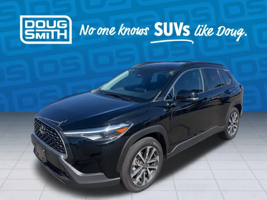 2023 Toyota Corolla Cross XLE photo 1