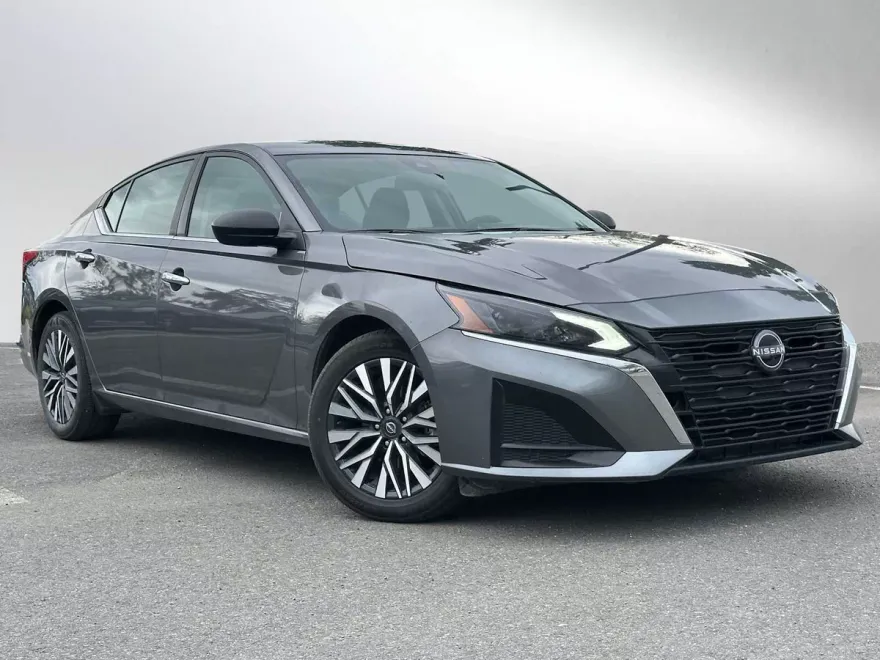 2024 Nissan Altima 2.5 SV photo 1