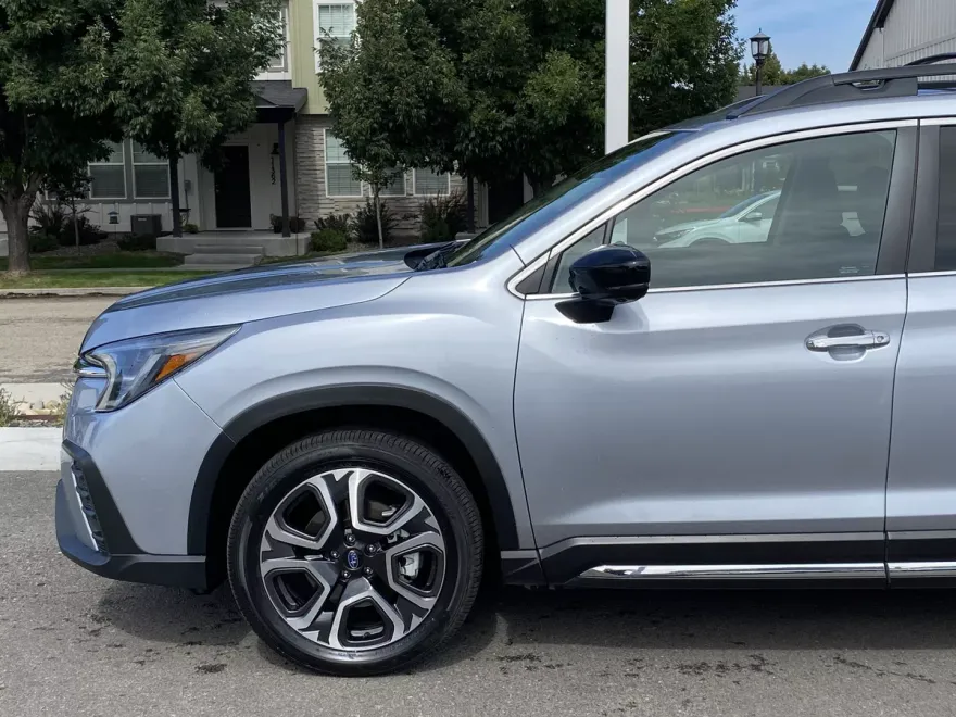 2025 Subaru Ascent Touring photo 1