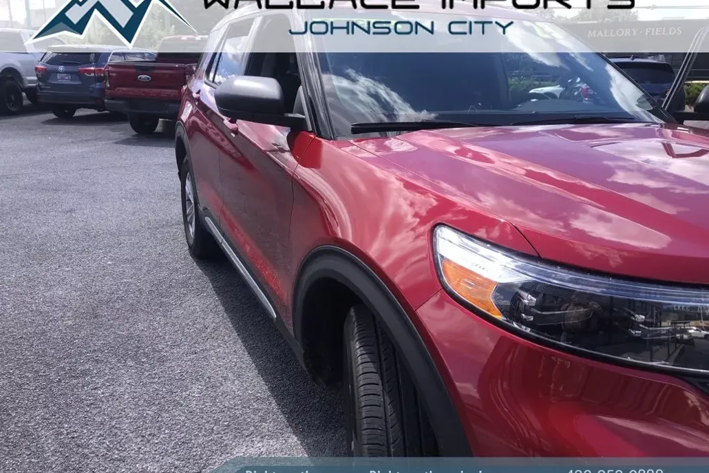 2023 Ford Explorer XLT photo 1