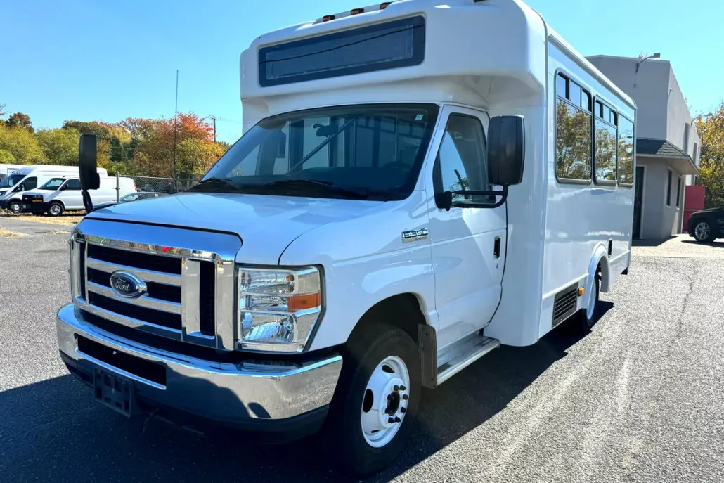 2016 Ford E-350 photo 1