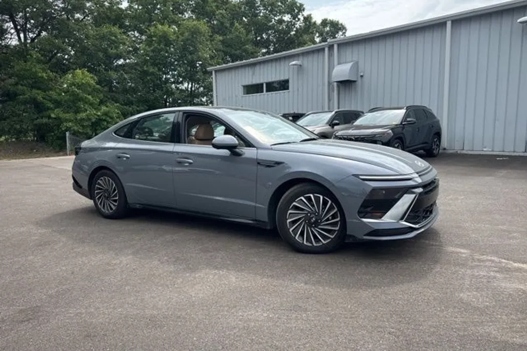 2024 Hyundai Sonata Hybrid Limited photo 1