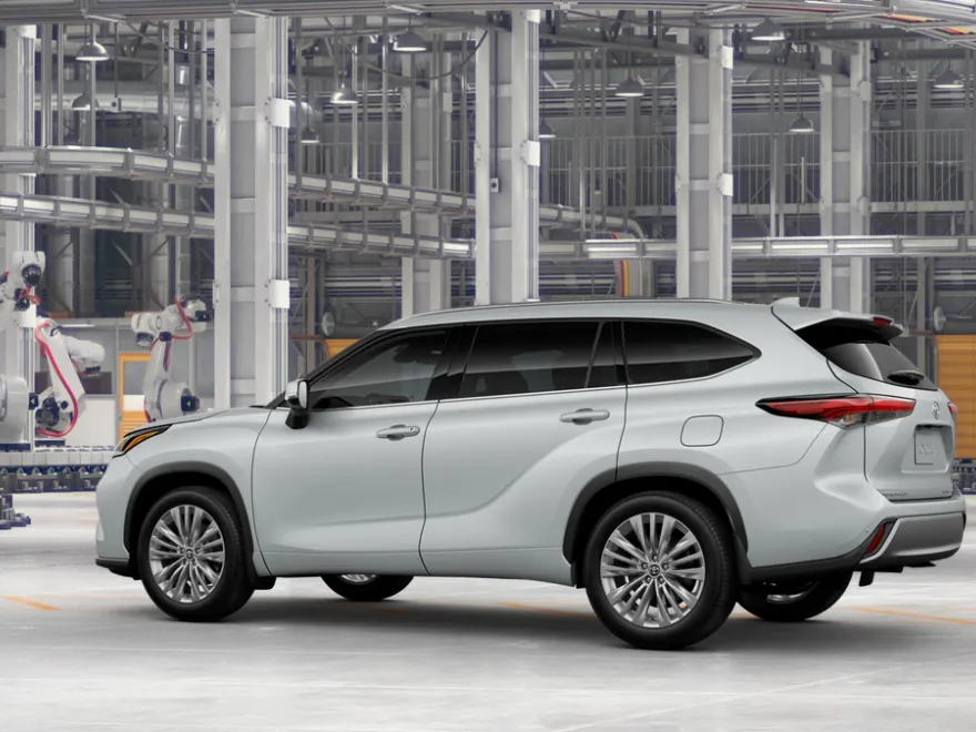 2025 Toyota Highlander Platinum photo 1