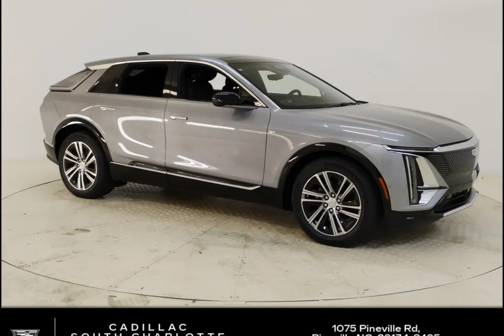 2025 Cadillac Lyriq Luxury photo 1
