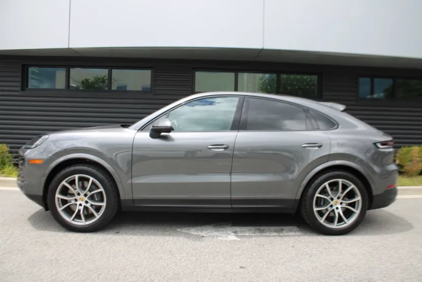 2025 Porsche Cayenne Coupe Base photo 1
