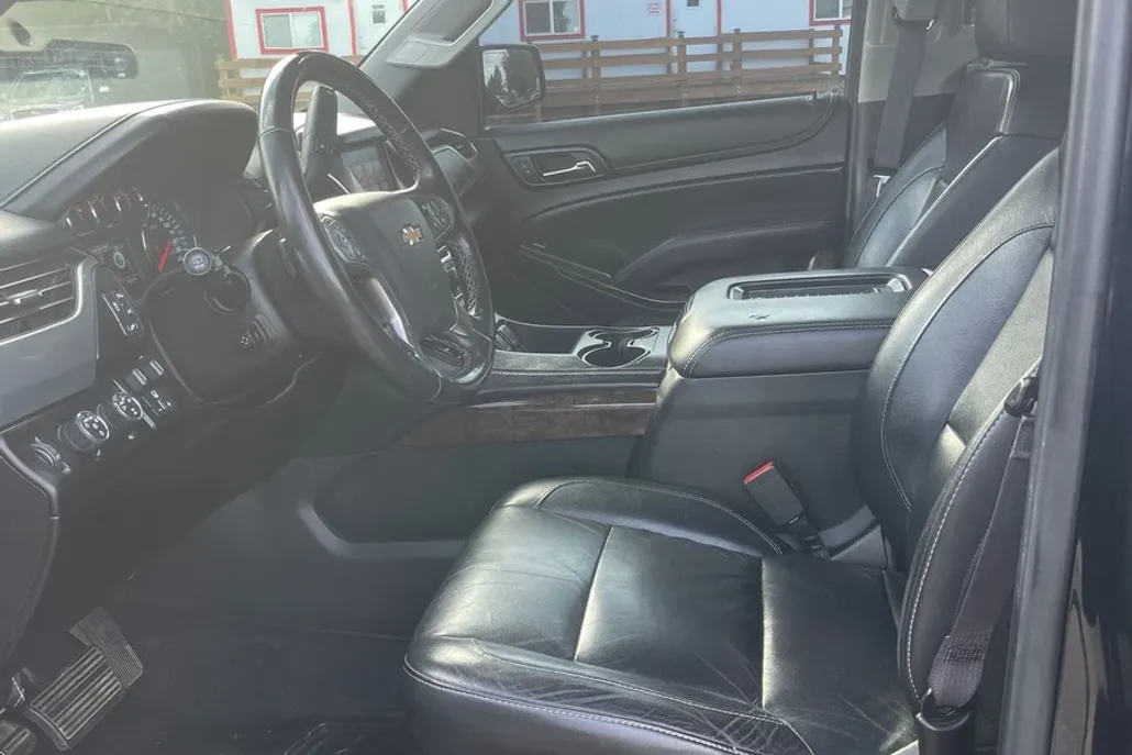 2016 Chevrolet Tahoe LT photo 1