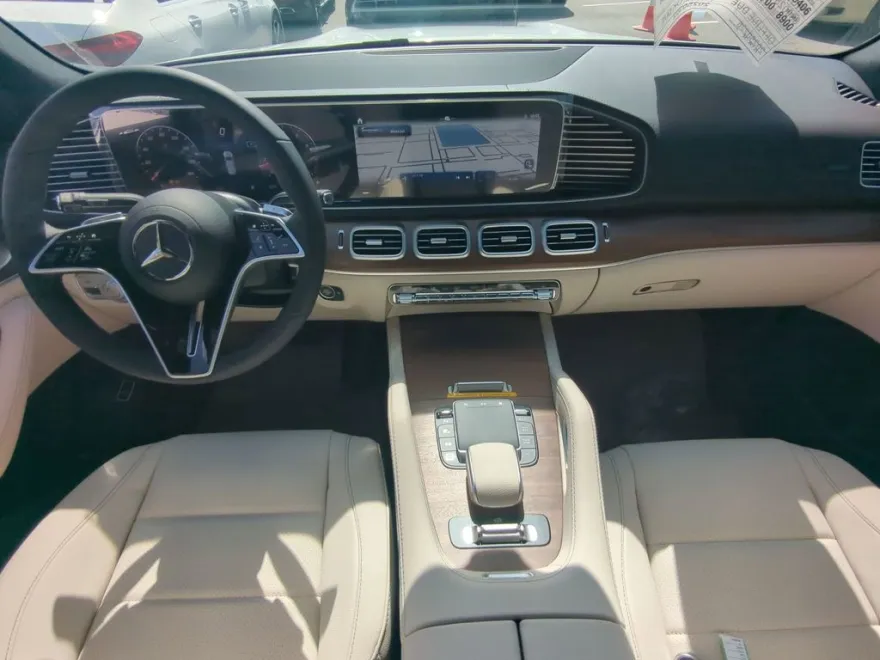 2025 Mercedes Benz GLS 450 4MATIC photo 1