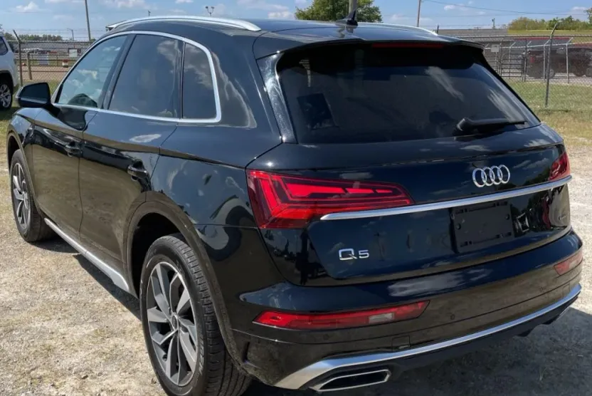 2024 Audi Q5 45 TFSI S line photo 1