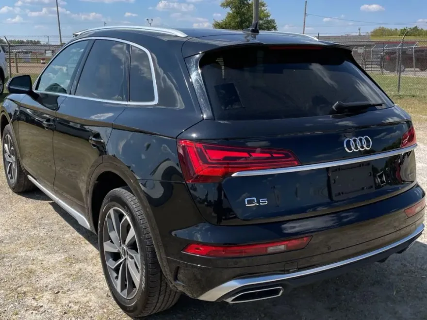 2024 Audi Q5 45 TFSI S line photo 1
