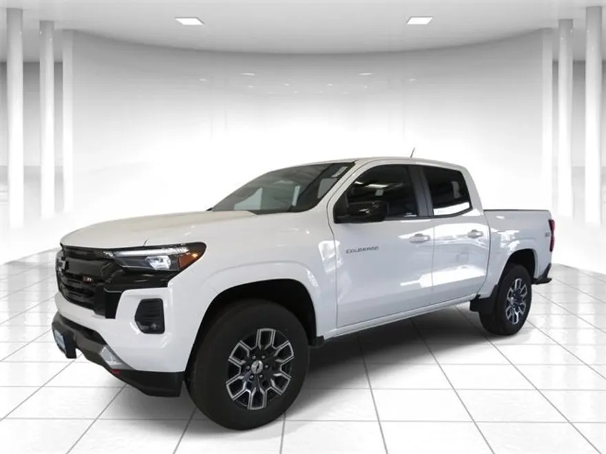 2024 Chevrolet Colorado Z71 photo 1